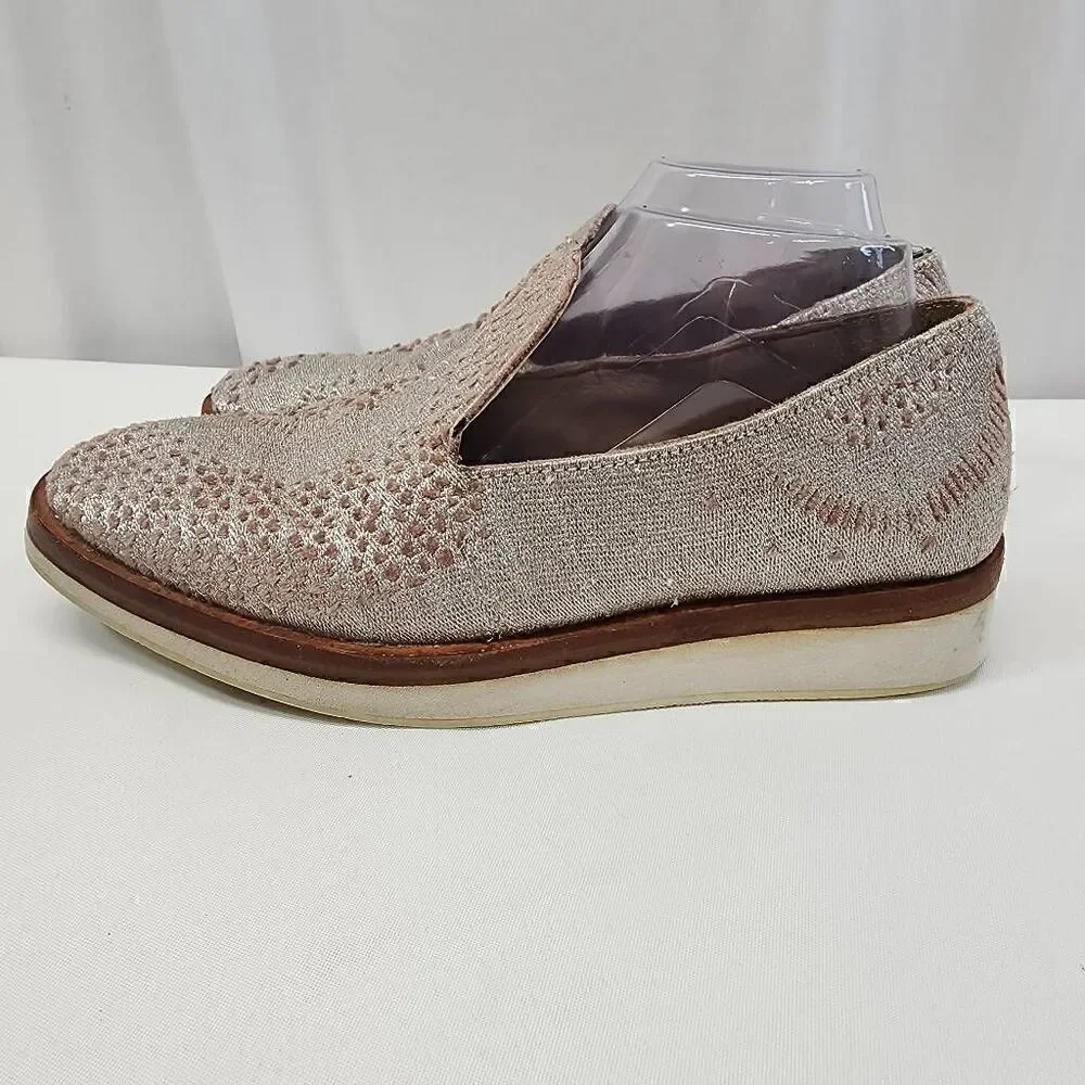 Free People Size 39 US 8.5 Snake Eyes Silver Metallic and Velvet Loafers P